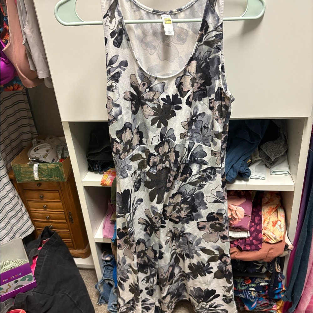 Black and white Floral Sleeveless Dress